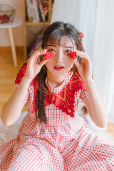 五个黑人玩一个女5P的小说